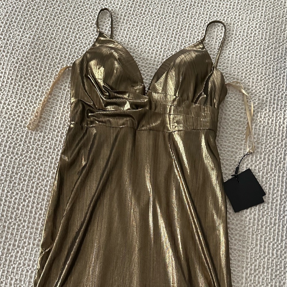 IEENA Mac Duggal Metallic V Neck Sleeveless Gown; Size 8 - Picture 6 of 12